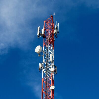 Menara Baja Tubular 3 Kaki 30M Direkayasa untuk Aplikasi Telekomunikasi, Microwave, Pemantauan, Observasi, dan Keamanan