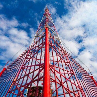 Menara Baja Tubular Berkaki 3 Tugas Berat 45M dengan Kekuatan Benturan Tinggi Cocok untuk Microwave Telekomunikasi dan Menara Keamanan