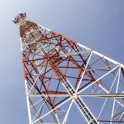 Desain Platform Ganda 20M 30M 40M Menara Baja Sudut Berkaki 4 Untuk Stasiun Jalan