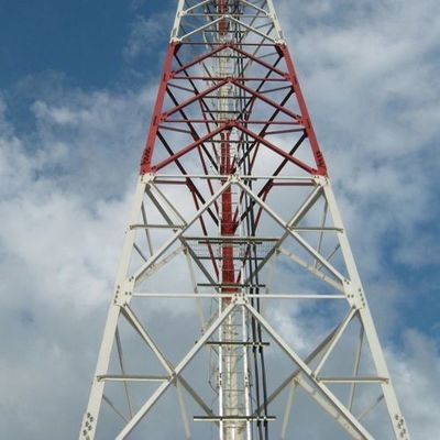 Hot Dip Galvanized Self-Supporting Radio Tower 5km Wifi GSM Telepon Satelit Menara Radio Microwave