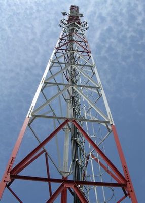 5km 10km 20km Wifi Transmitter dan Receiver Angular Lattice Steel Towers Dukungan nirkabel gelombang mikro
