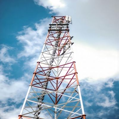 Menara Telekomunikasi yang Mendukung Diri 3 Kaki Menara Rangka Baja Sudut Tiga