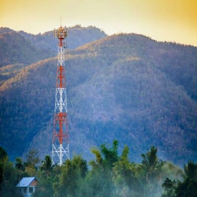 4 kaki Angle Steel Iron Self Supporting Telecom Lattice Tower &amp; Internet ISP Wireless 5G Antenna Tower