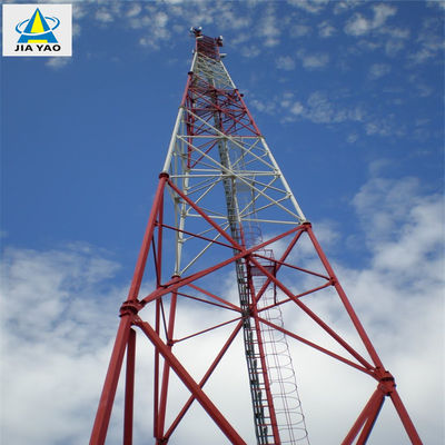 Telekomunikasi Antenna Mast Tower 3 Legs / 4 Legs Tubular Self Standing Antenna Tower