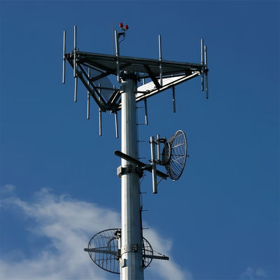 Platform kerja jarak jauh Wifi profesional yang disesuaikan Microwave Self Supporting Monopole Antenna Tower