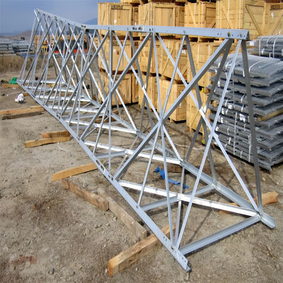 45 60 derajat Sudut Telecom Antenna Menara 3 Kaki 4 Kaki Sudut Mendukung Diri Lattice Menara