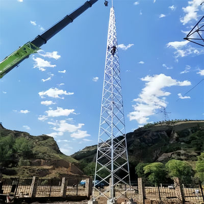 45 60 derajat Sudut Telecom Antenna Menara 3 Kaki 4 Kaki Sudut Mendukung Diri Lattice Menara