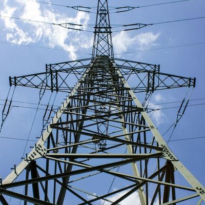 Angle Iron High Voltage Electric Tower Kecepatan angin 30-180 Km/H 132kv Menara Transmisi