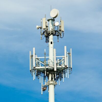 Monopole Tower menara telekomunikasi yang dibangun dari kelas baja ringan dan tinggi tarik dengan EN 1991-1-4 & EN 1993-3-1 kode desain untuk kinerja