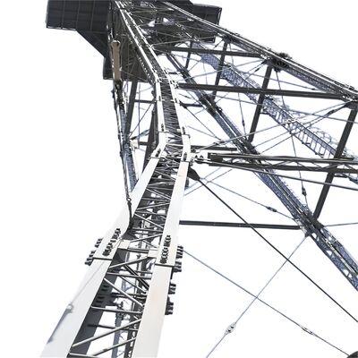 Menara Baja Sudut 4 Kaki yang dibangun dari baja dengan baut, mur, dan ring yang memenuhi standar DIN 7990 dan ISO 6507 1 untuk keamanan dan perakitan