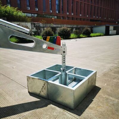 Menara Teleskop 15-30M Galvanized Steel Truck dipasang antena komunikasi 40M/S Windproof