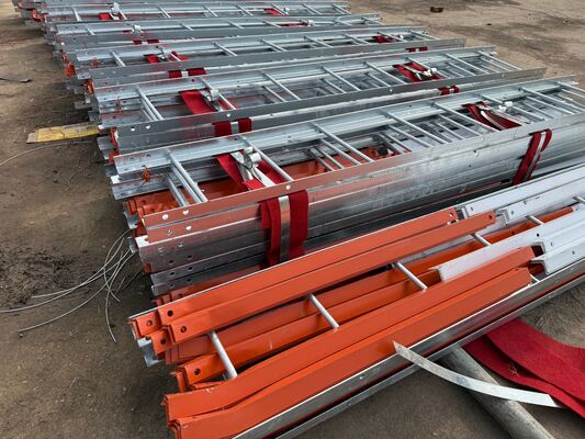 Menara Baja Sudut Berkaki 3 Menara Komunikasi Nirkabel Segitiga dengan Kode Desain ANSI TIA 222 dan Bahan Baja Tarik Tinggi