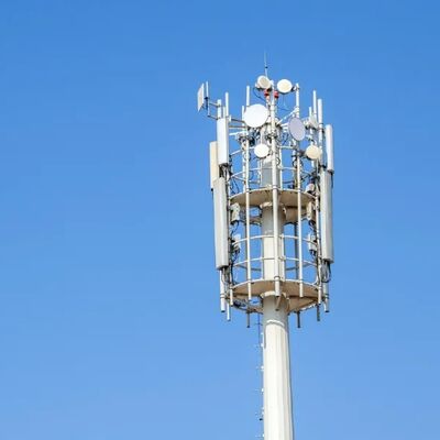 Monopole Tower telecom dengan desain poros padat dan pilihan perawatan permukaan termasuk galvanisasi dan melukis panas