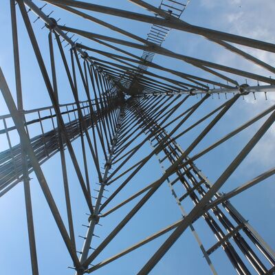 18 28 38M 3 Leg Tubular Steel Galvanized Multi Frequency Outdoor 5G 4G Wifi TV Broadcast Komunikasi Tower