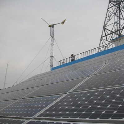Menara Telekomunikasi Kisi Surya Off-Grid Sudut 4 Kaki 15 22 38M dengan Baja Galvanis dan Cadangan Baterai untuk Komunikasi Darurat