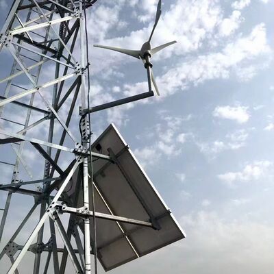 Menara Komunikasi Kompatibel Energi Terbarukan Untuk Pemantauan Taman Surya Ladang Angin