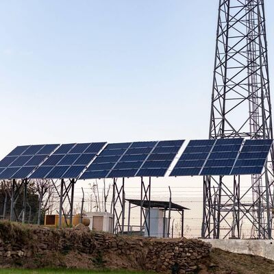 Menara Komunikasi Kompatibel Energi Terbarukan Untuk Pemantauan Taman Surya Ladang Angin