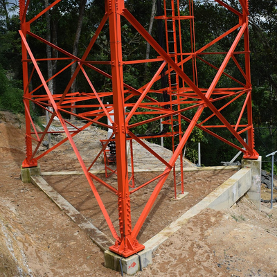 Menara Baja Komunikasi Sudut Berkaki 3 Tinggi Kustom Untuk Transmisi Sinyal Gelombang Mikro