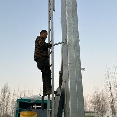 Menara Tiang Teleskopik Baja Portabel 12m - 25m untuk Stasiun Pangkalan Seluler dan Pengawasan Acara Sementara dengan Sistem Pengangkat Elektrik dan Basis Pemasangan Cepat