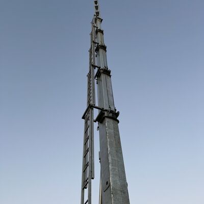 Menara Tiang Teleskopik Baja Portabel 12m - 25m untuk Stasiun Pangkalan Seluler dan Pengawasan Acara Sementara dengan Sistem Pengangkat Elektrik dan Basis Pemasangan Cepat