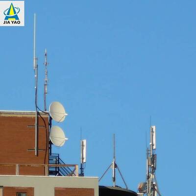 Menara Monopole Atap Ringan 25M 30M 40m untuk Densifikasi Sel Kecil 5G Perkotaan dengan Jejak Basis Kecil dan Baja Galvanis